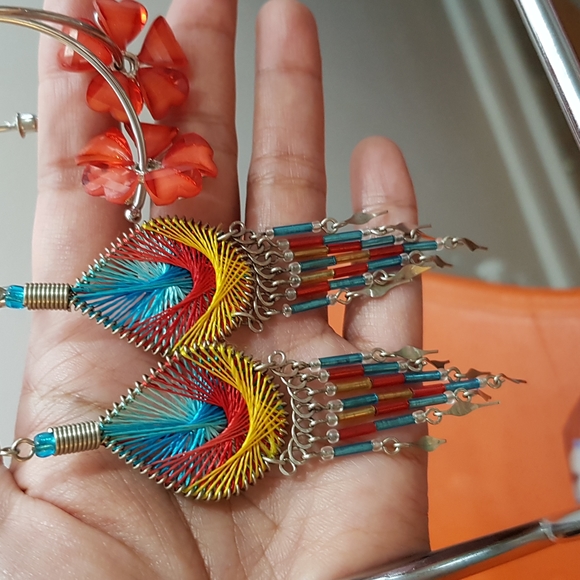 2 Sets Of Colorful Peruvian Earrings - Picture 17 of 17
